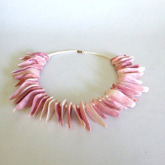 VINTAGE PINK SHELL LEI NECKLACE CHOKER COLLAR 5.5” diameter (PRE-OWNED) - Picture 4 of 8